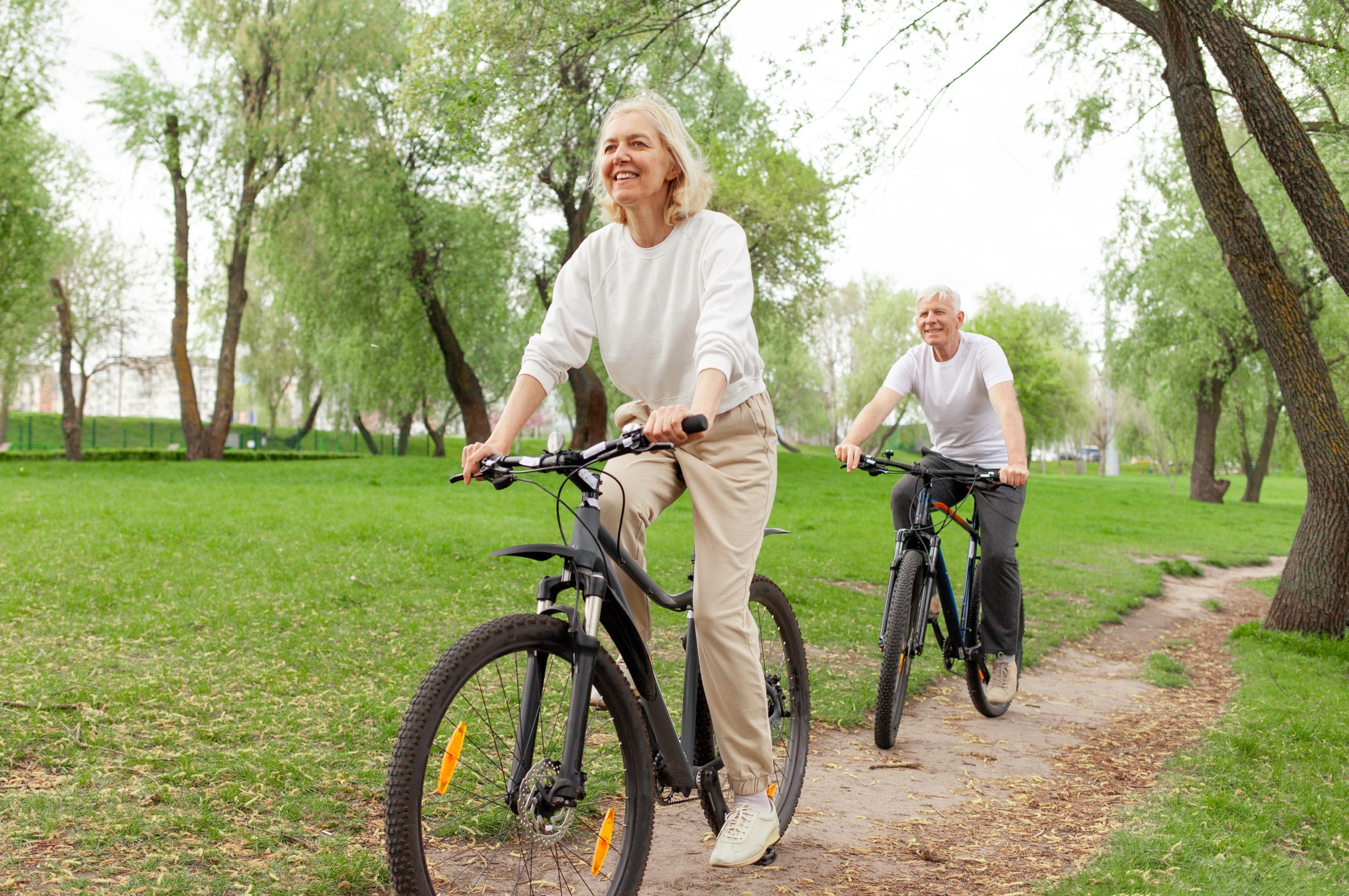 A couple enjoying a bike ride.